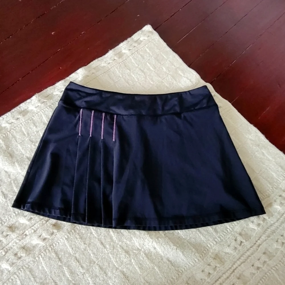 Athleta Second Wind Pleated Running Skort Black Pink Accent size S